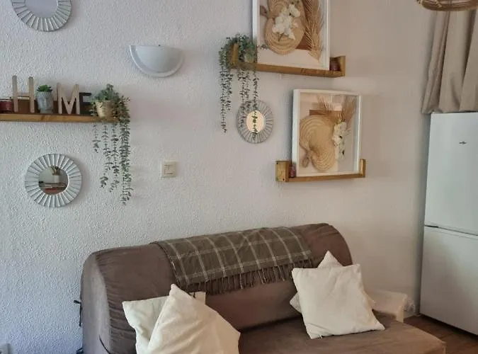 T2 Entierement Equipe A 150m De La Plage. Apartment
