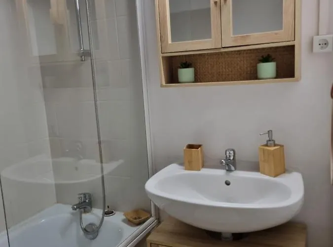 T2 Entierement équipé à 150m De La Plage. * Calvi (Corsica)